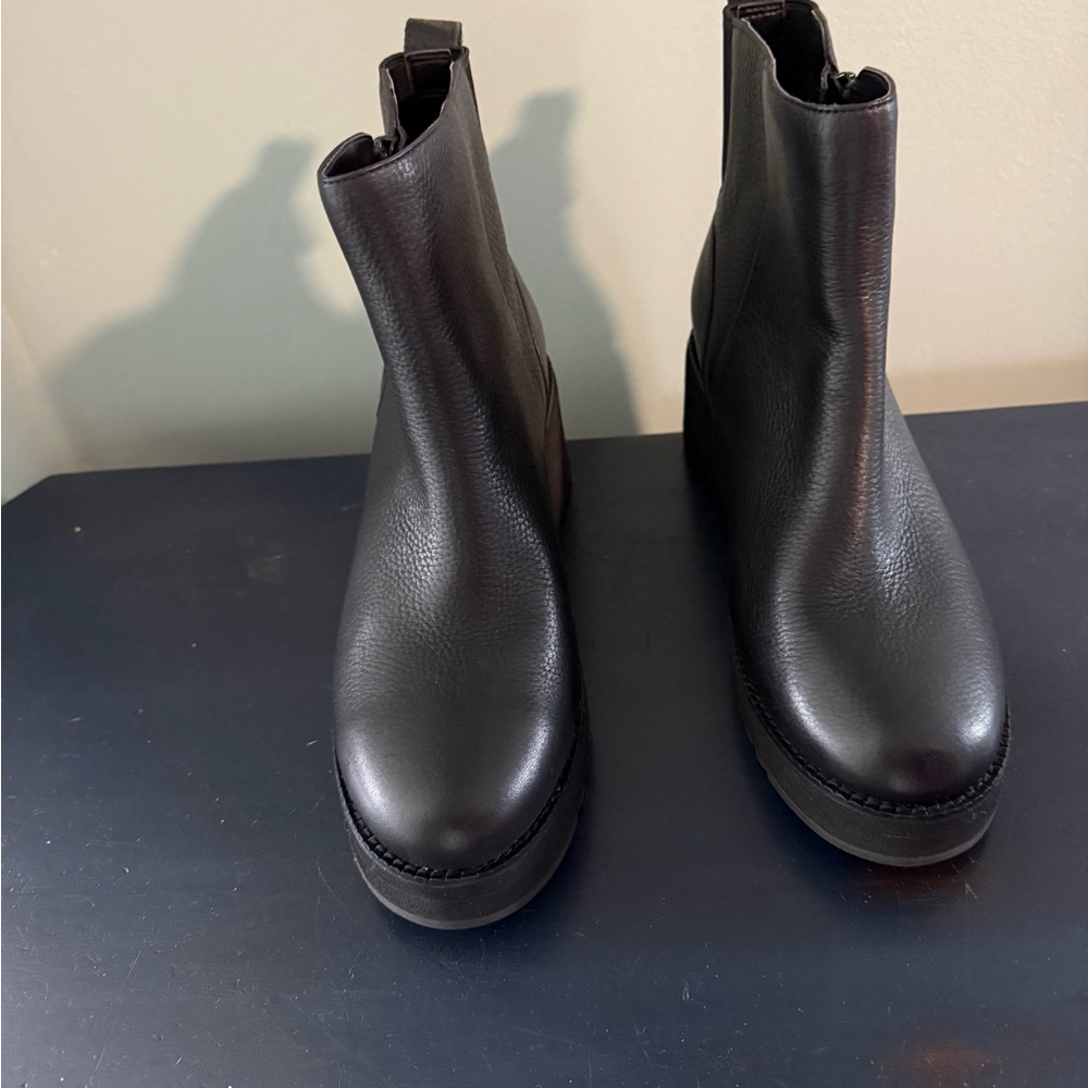 Women’s Cole Haan ZeroGrand NWOT City Waterproof Wedge Boots Size 8